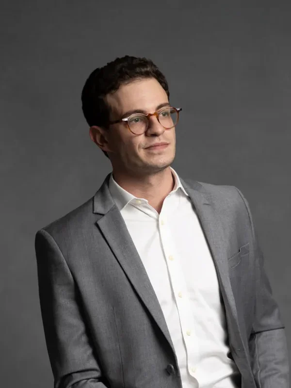 Dr. Arthur Mendes